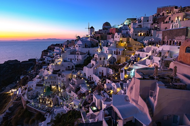Are Santorini Villas Worth It for Sunset Views
