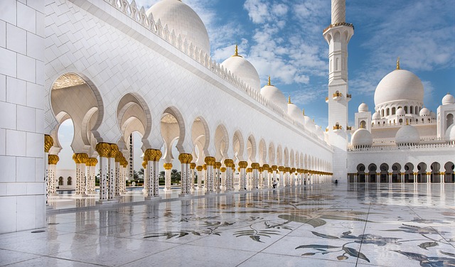 Dubai vs Abu Dhabi Travel Which Is Better
